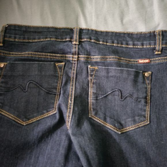 Ladies jeans - Picture 2 of 3